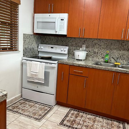Beautiful Apartment With Very Elegant Colonial Decoration Tamiami المظهر الخارجي الصورة