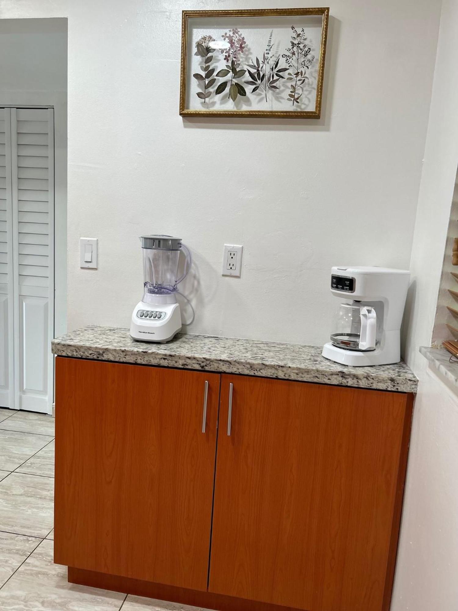 Beautiful Apartment With Very Elegant Colonial Decoration Tamiami المظهر الخارجي الصورة