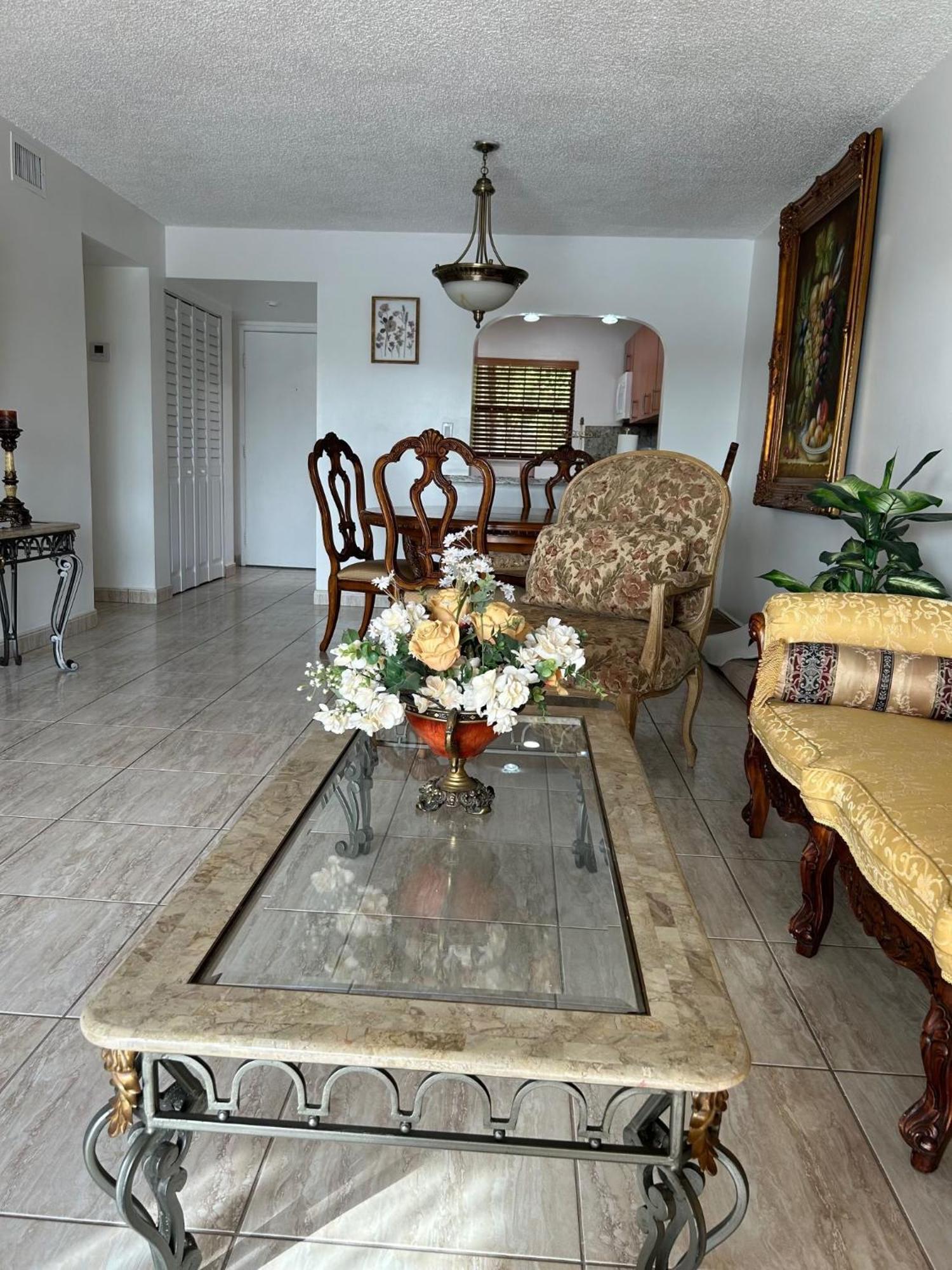 Beautiful Apartment With Very Elegant Colonial Decoration Tamiami المظهر الخارجي الصورة