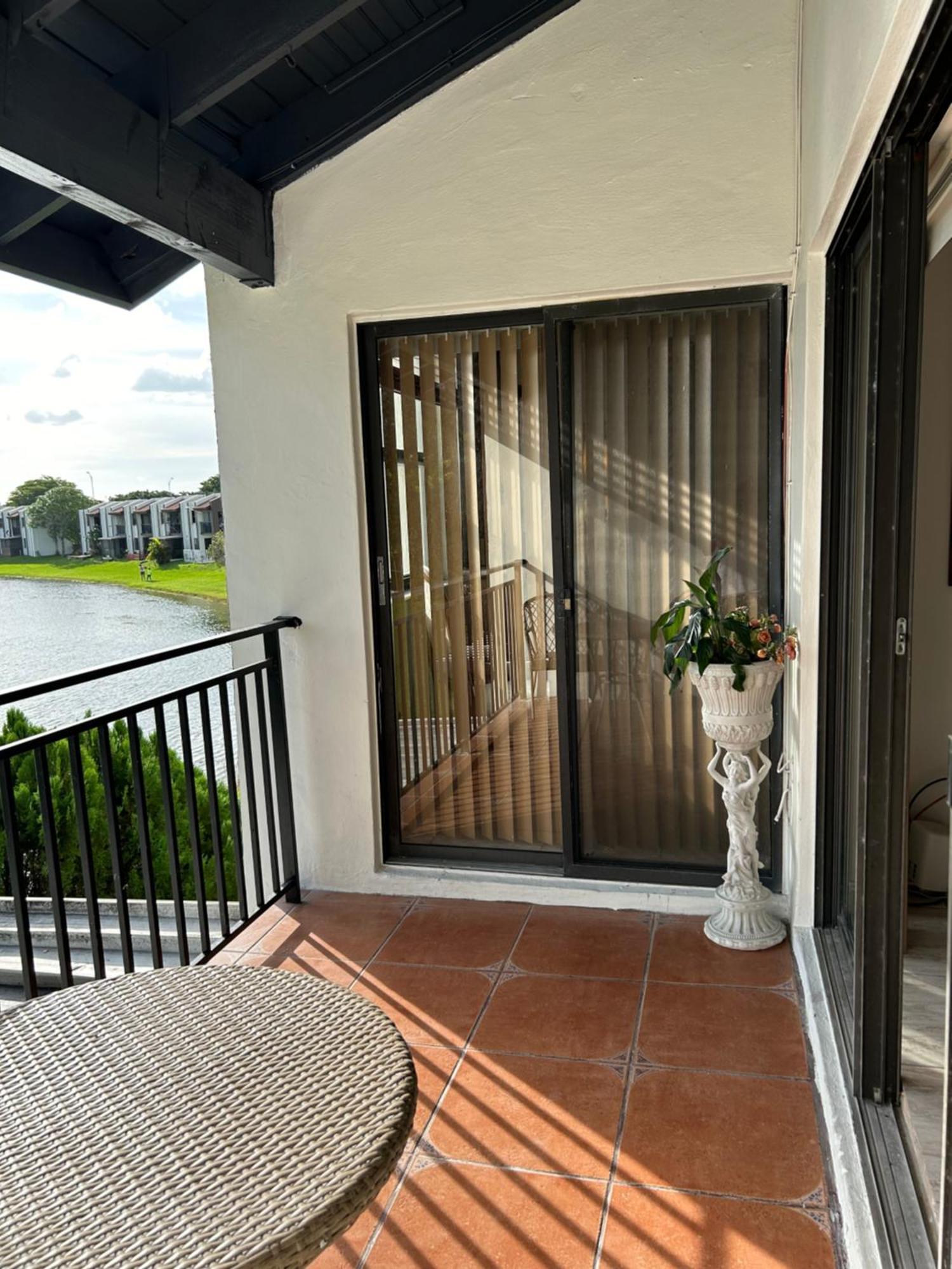 Beautiful Apartment With Very Elegant Colonial Decoration Tamiami المظهر الخارجي الصورة